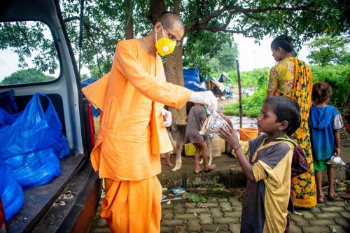 Food distribution by ISKCON